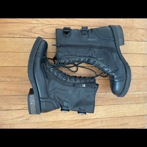 Black zip buckle combat boots 🖤